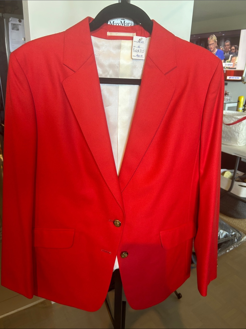 Bright tomatoe Red women’s Sport Coat. Silk lined with logo. Great fit & fabric